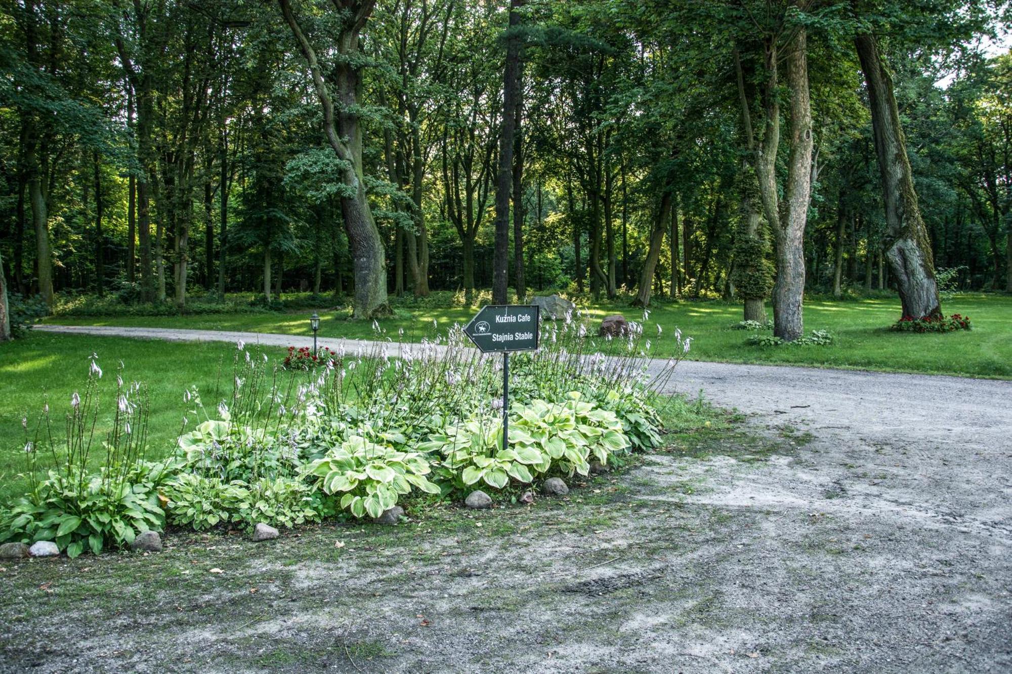 Palac Baborowko Szamotuly Exterior photo